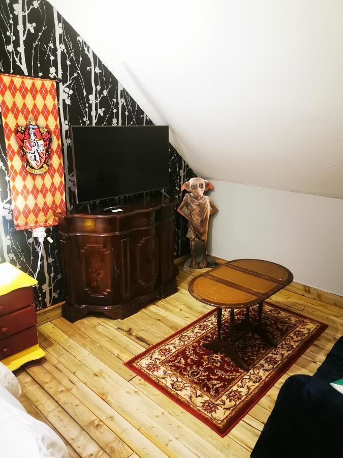 Self Catering Guesthouse Suite With Hot Tub Option พอร์ตลอยส์ ภายนอก รูปภาพ