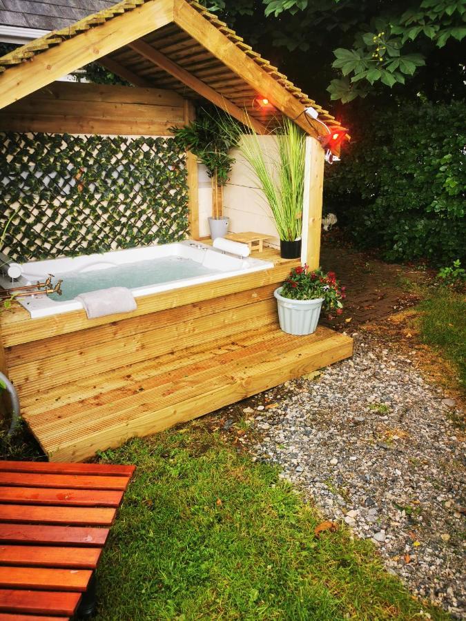 Self Catering Guesthouse Suite With Hot Tub Option พอร์ตลอยส์ ภายนอก รูปภาพ