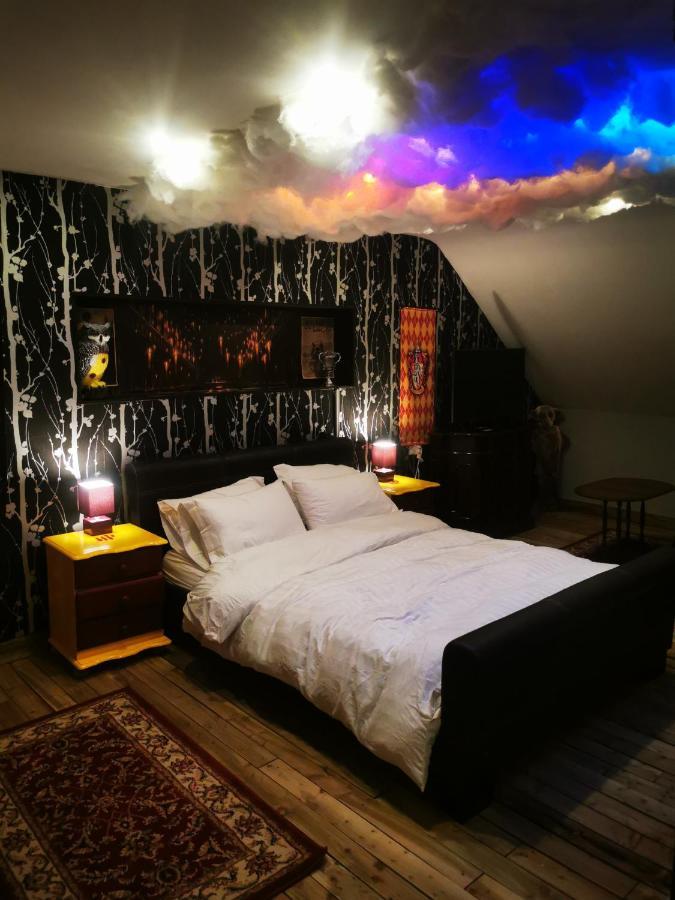 Self Catering Guesthouse Suite With Hot Tub Option พอร์ตลอยส์ ภายนอก รูปภาพ
