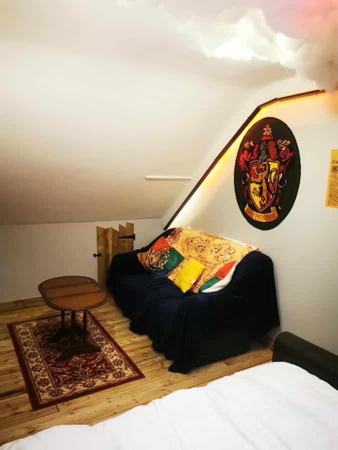 Self Catering Guesthouse Suite With Hot Tub Option พอร์ตลอยส์ ภายนอก รูปภาพ