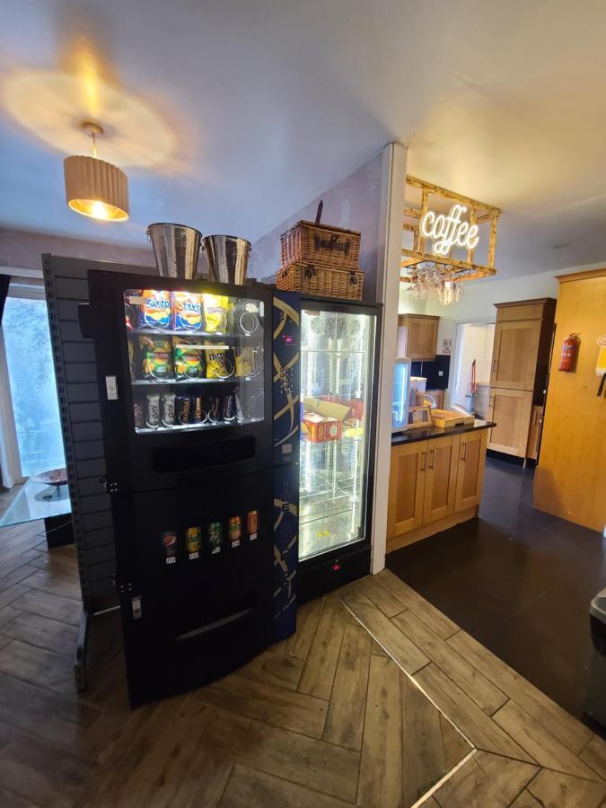 Self Catering Guesthouse Suite With Hot Tub Option พอร์ตลอยส์ ภายนอก รูปภาพ